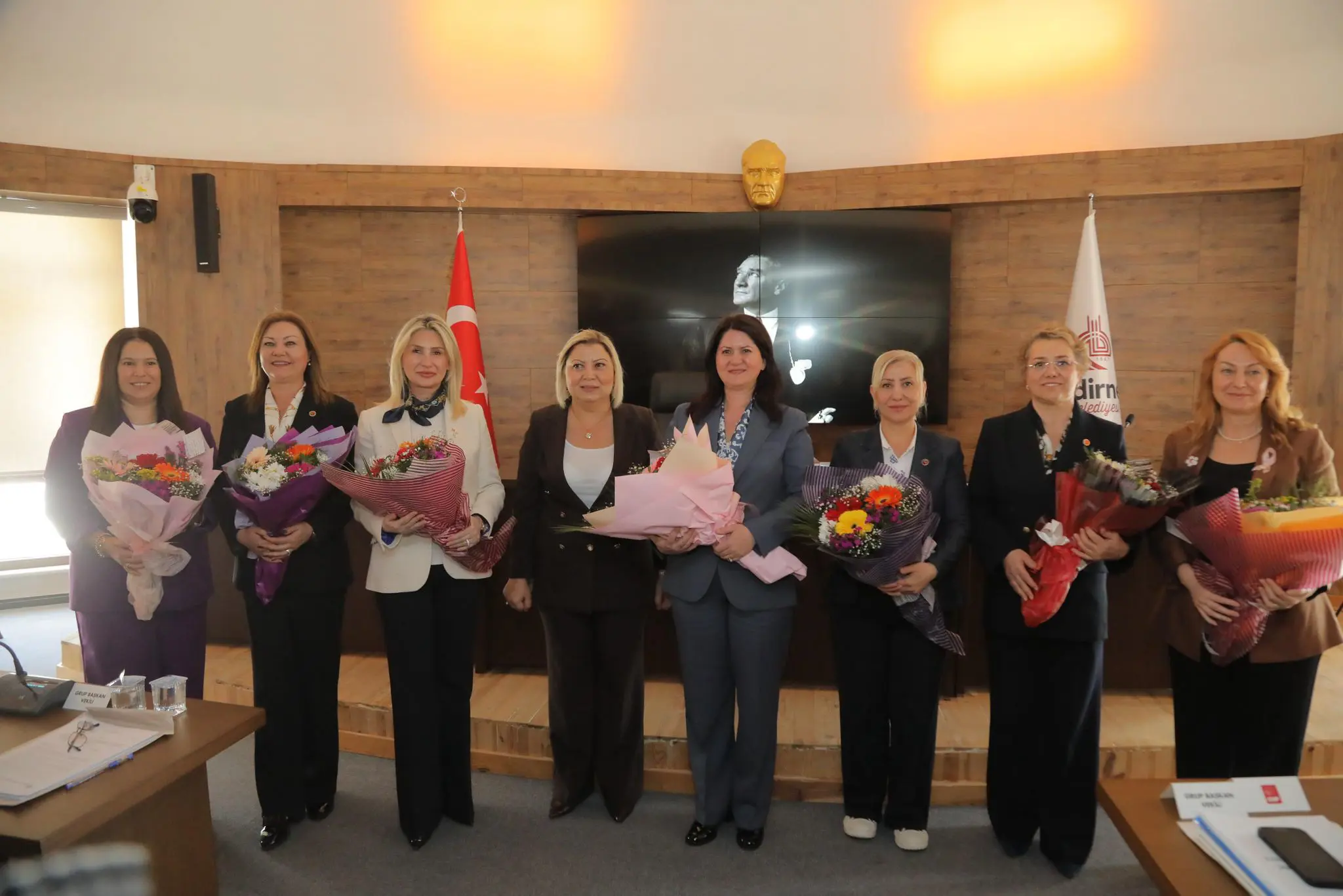 BAŞKAN GENCAN: “BİRLİKTE BAŞARDIK, BİRLİKTE DAHA İLERİYE TAŞIYACAĞIZ” galeri görseli